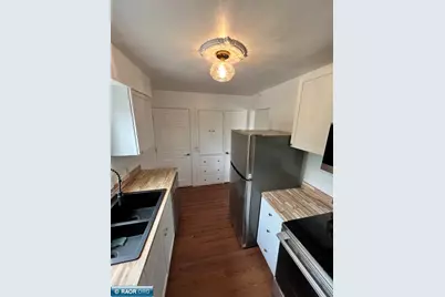 2401 7th Ave E, Hibbing, MN 55746 - Photo 10