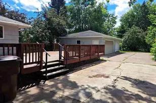 818 E 39th St, Hibbing, MN 55746 - Photo 22