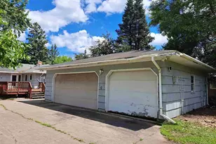 818 E 39th St, Hibbing, MN 55746 - Photo 20