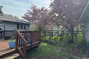 818 E 39th St, Hibbing, MN 55746 - Photo 24