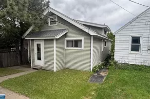 724 Summit, Eveleth, MN 55734 - Photo 2
