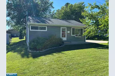 410 E 33rd Street, Hibbing, MN 55746 - Photo 1