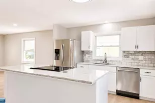 703 6th St S, Virginia, MN 55792 - Photo 2