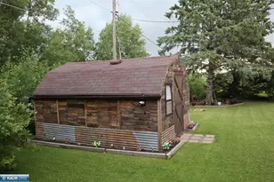 3715 W 7th Ave, Hibbing, MN 55746 - Photo 8