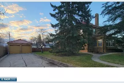 1001 E Howard Street, Hibbing, MN 55746 - Photo 4