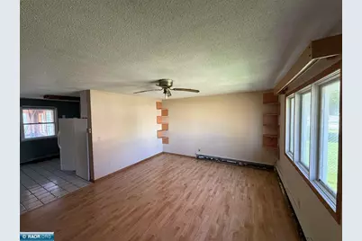409 6th St SW, Chisholm, MN 55719 - Photo 2