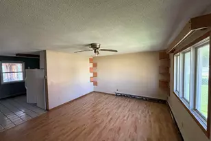409 6th St SW, Chisholm, MN 55719 - Photo 2