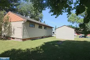 214 Dorchester Dr, Hoyt Lakes, MN 55750 - Photo 8