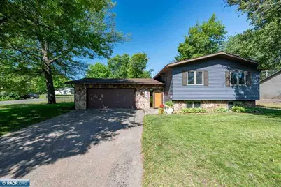 4621 5th Ave W, Hibbing, MN 55746 - Photo 1