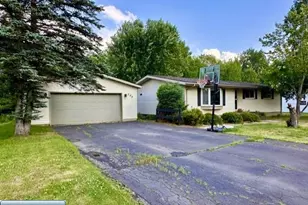 204 S 5th St E, Aurora, MN 55705 - Photo 2