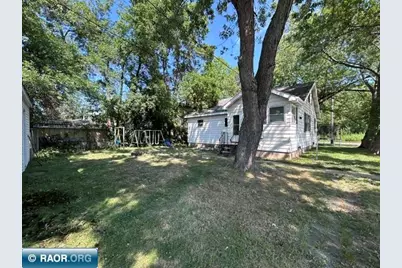2835 8th Ave E, Hibbing, MN 55746 - Photo 4