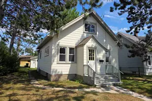 404 9th St NW, Chisholm, MN 55719 - Photo 1