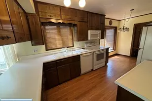 3301 W 2nd Ave, Hibbing, MN 55746 - Photo 4