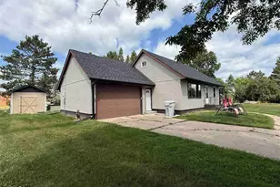 8 13th St NW, Chisholm, MN 55719 - Photo 8