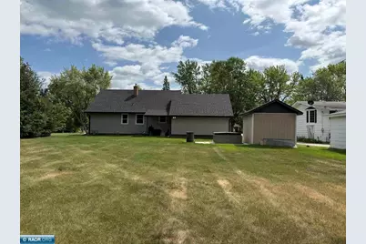 8 13th Street NW, Chisholm, MN 55719 - Photo 6