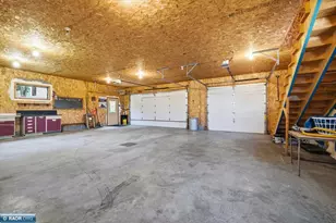 1102 McKinley Ave, Eveleth, MN 55734 - Photo 6