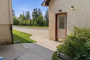 1102 McKinley Ave, Eveleth, MN 55734 - Photo 34