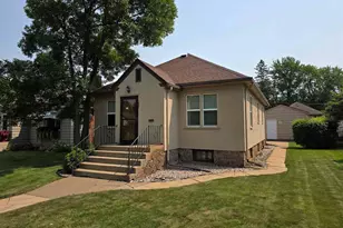 1924 9th Ave E, Hibbing, MN 55746 - Photo 2
