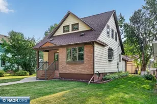 1905 E 8th Ave, Hibbing, MN 55746 - Photo 2