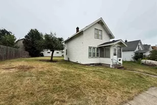 406 6th St SW, Chisholm, MN 55719 - Photo 4