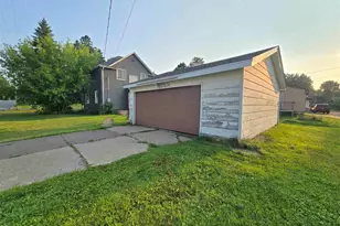 702 NW 6th St, Chisholm, MN 55746 - Photo 34