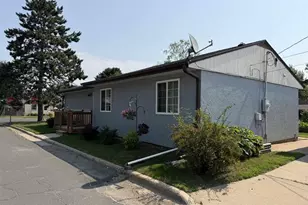 511 W Indiana Ave, Gilbert, MN 55741 - Photo 2