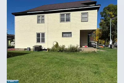 1317 E 13th Ave, Hibbing, MN 55746 - Photo 2