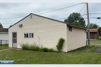 1317 E 13th Ave, Hibbing, MN 55746 - Photo 30