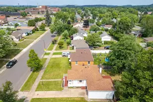 2434 E 9th Ave, Hibbing, MN 55746 - Photo 20