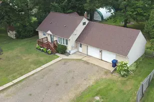 425 E 43rd St, Hibbing, MN 55746 - Photo 6