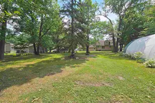 425 E 43rd St, Hibbing, MN 55746 - Photo 18