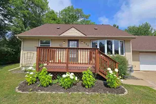 425 E 43rd St, Hibbing, MN 55746 - Photo 2