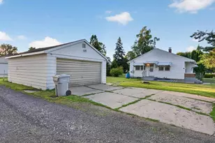 719 NW 2nd Ave, Chisholm, MN 55719 - Photo 8