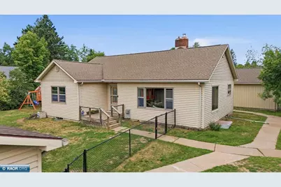 107 S Elba Ave, Eveleth, MN 55734 - Photo 2