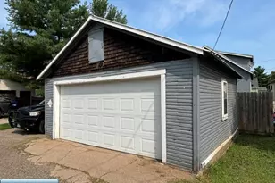 216 E 25th St, Hibbing, MN 55746 - Photo 12