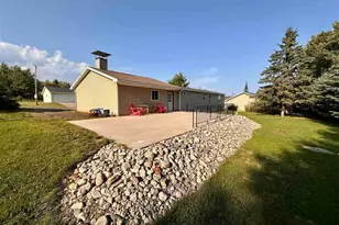201 Deerwood Dr, Gilbert, MN 55741 - Photo 18