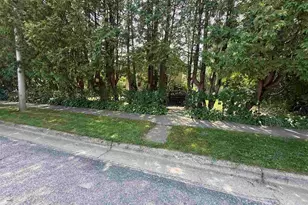 17 1st St NW, Chisholm, MN 55719 - Photo 2