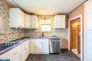 986 Gary St, Calumet, MN 55716 - Photo 8