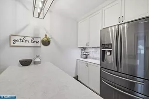 810 N 11th St, Virginia, MN 55792 - Photo 4
