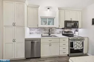 810 N 11th St, Virginia, MN 55792 - Photo 6