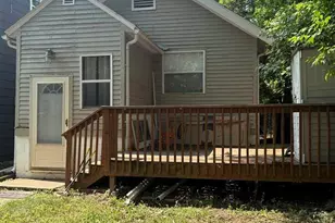 1606 E 3rd Ave E, Hibbing, MN 55746 - Photo 2