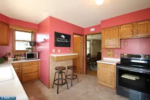328 10th St S, Virginia, MN 55792 - Photo 10