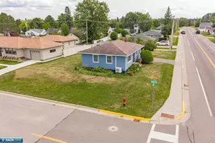 308 S 8th Ave E, Ely, MN 55731 - Photo 4