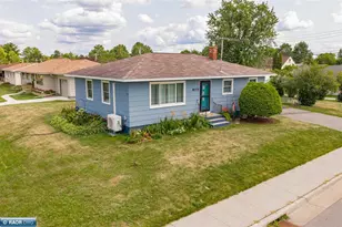 308 S 8th Ave E, Ely, MN 55731 - Photo 2