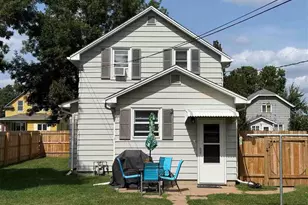 219 SW 8th St, Chisholm, MN 55719 - Photo 2