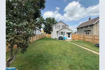 219 8th St SW, Chisholm, MN 55719 - Photo 6