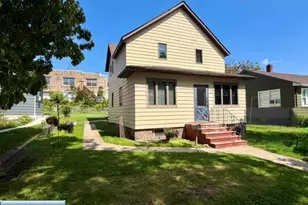 312 1st St SW, Chisholm, MN 55719 - Photo 2
