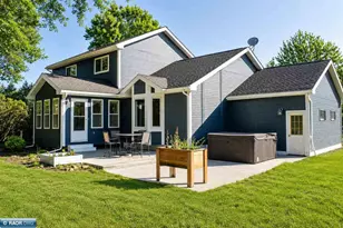 307 E Park Dr, Hibbing, MN 55746 - Photo 2