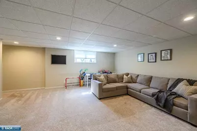 114 Highland Dr, Hibbing, MN 55746 - Photo 24