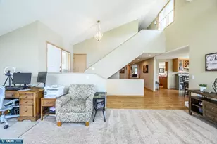 114 Highland Dr, Hibbing, MN 55746 - Photo 4